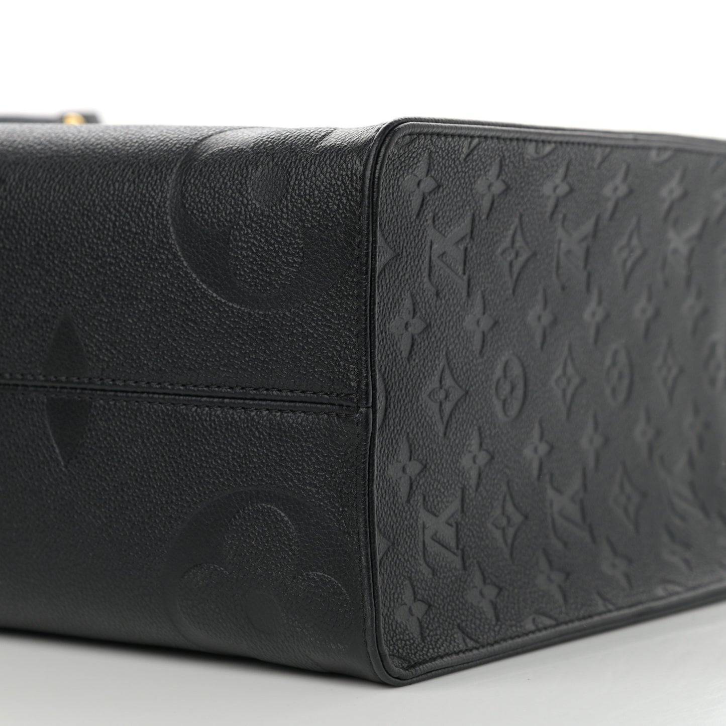Empreinte Monogram Giant Onthego MM Black