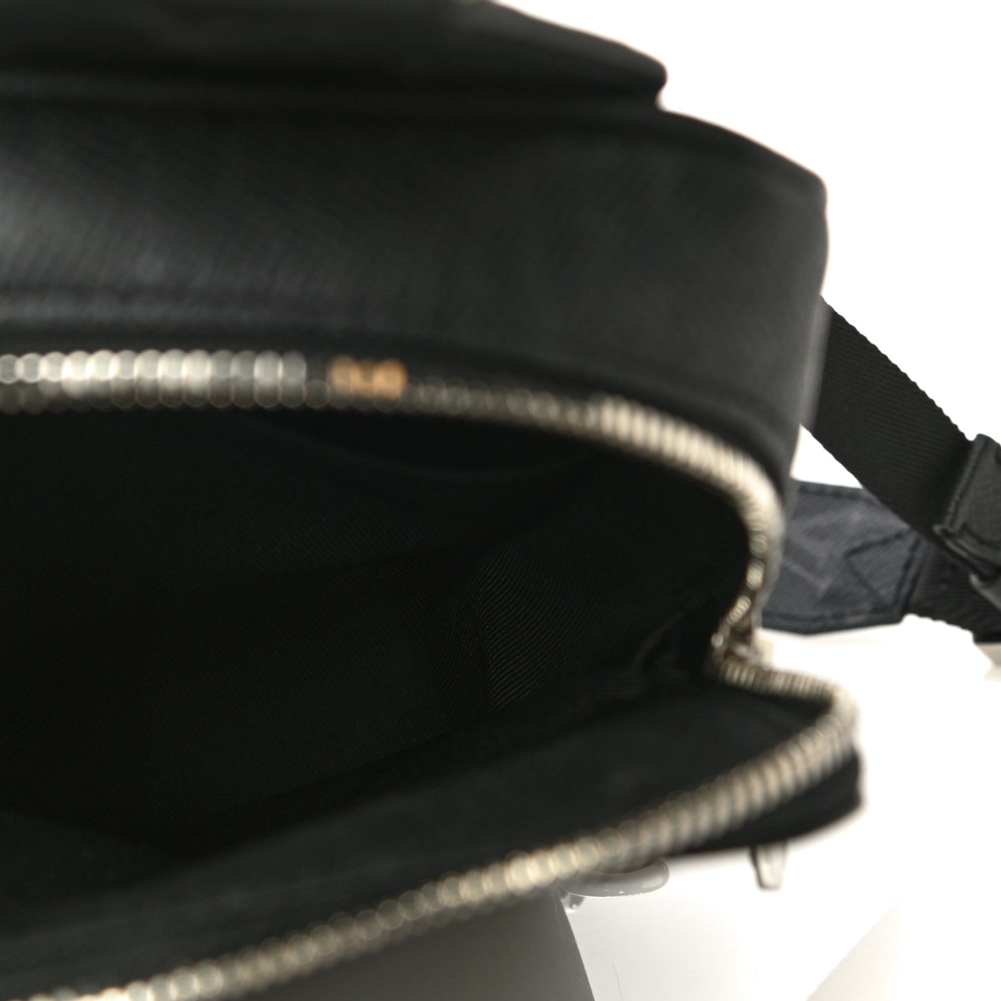 Taigarama Outdoor Slingbag Black