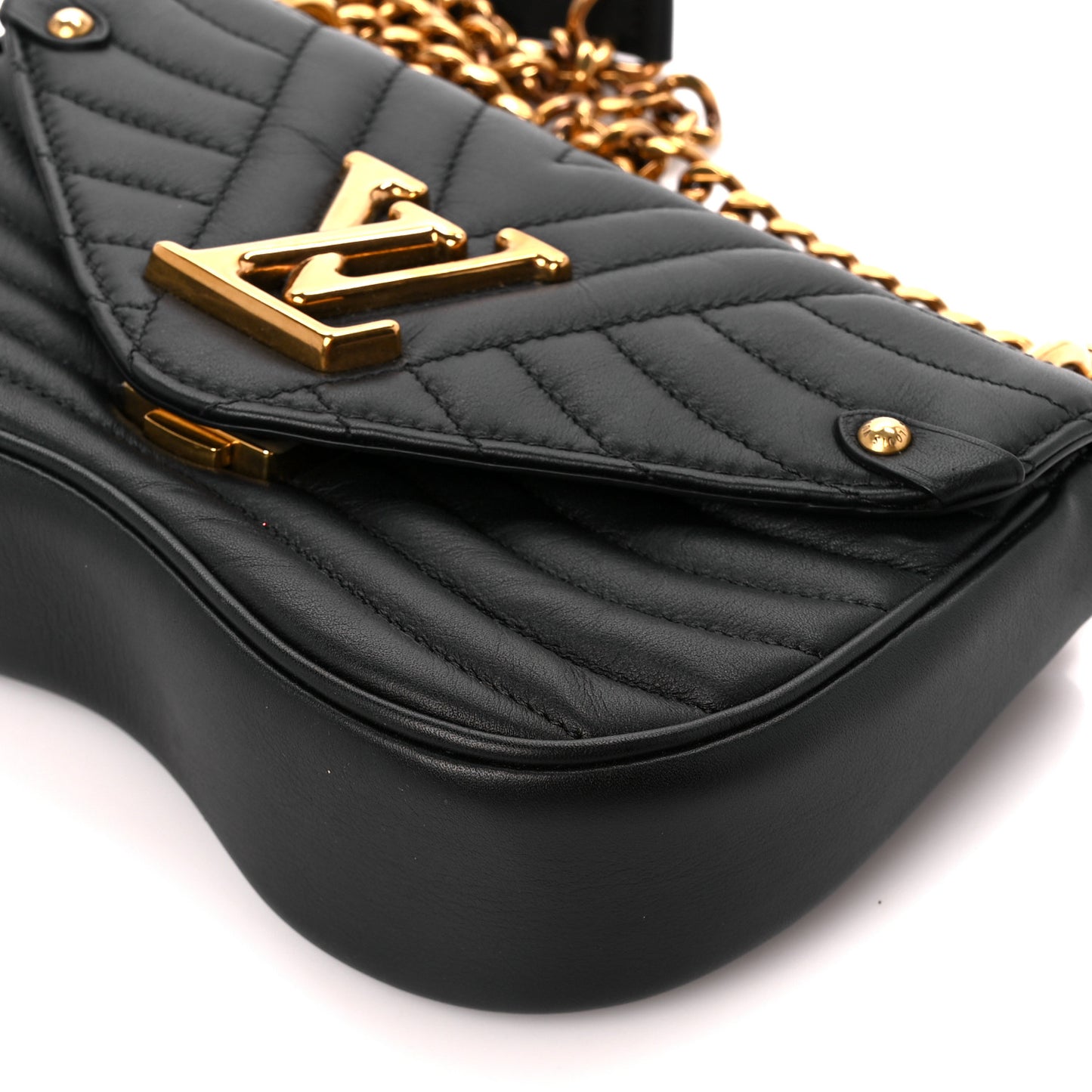 Calfskin New Wave Chain PM Black