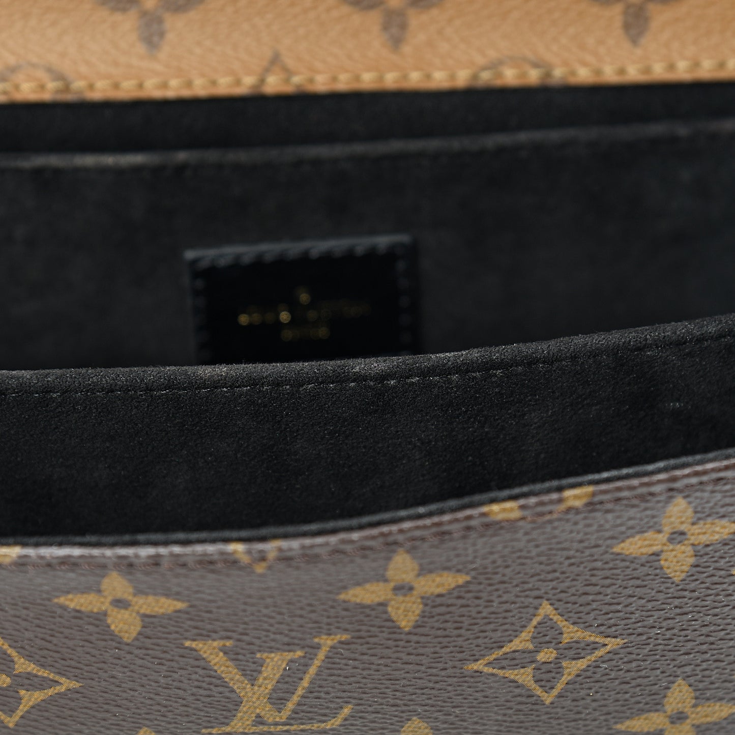 Reverse Monogram Pochette Metis