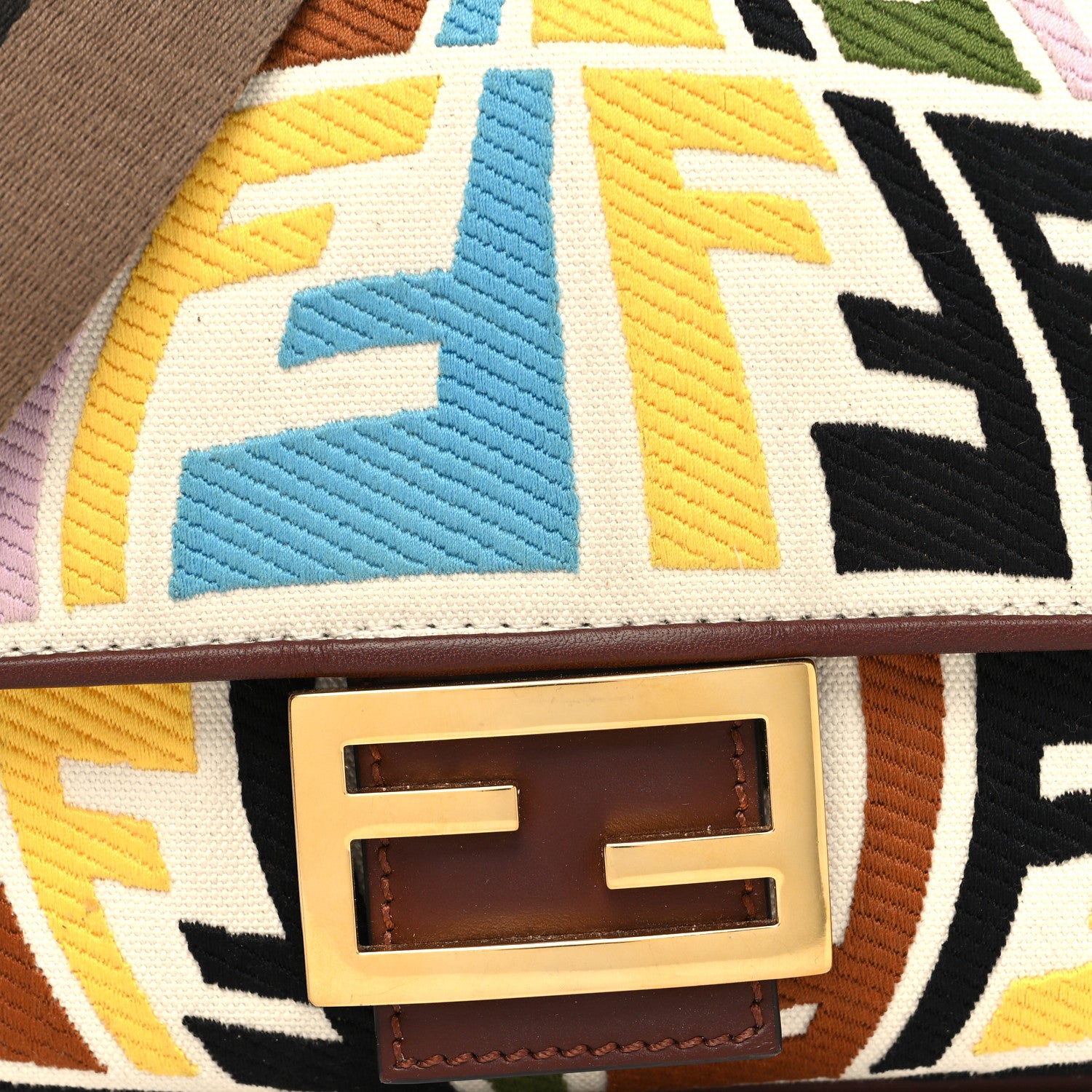 Fendi X SARA COLEMAN Canvas Vitello King Seta FF Fish Eye Embroidered Baguette Grezzo Multicolor Ghianda 9 of 12