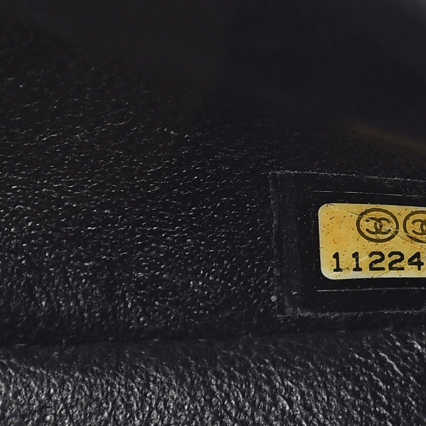 Caviar Quilted East West Flap Black