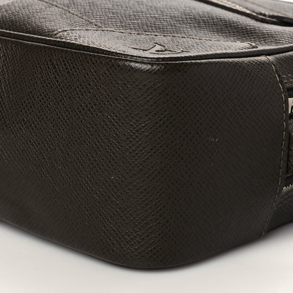 Louis Vuitton Taiga Pavel Grizzli 9 of 9