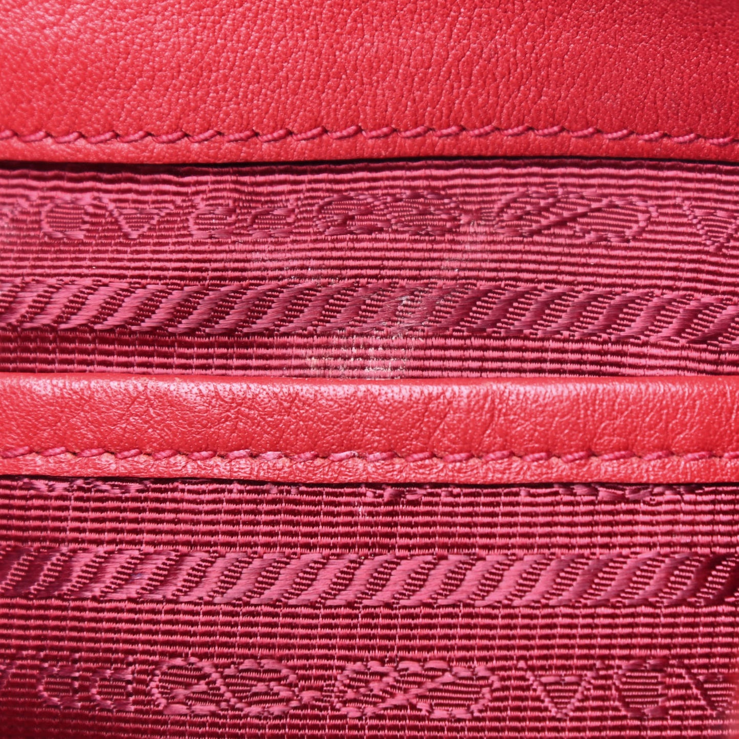 Soft Calf Chain Tote Rosso