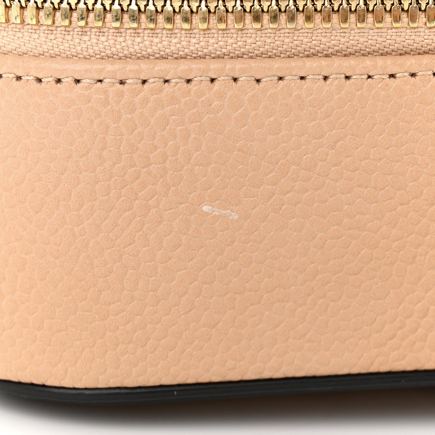 Caviar Quilted Medium CC Filigree Vanity Case Beige Black