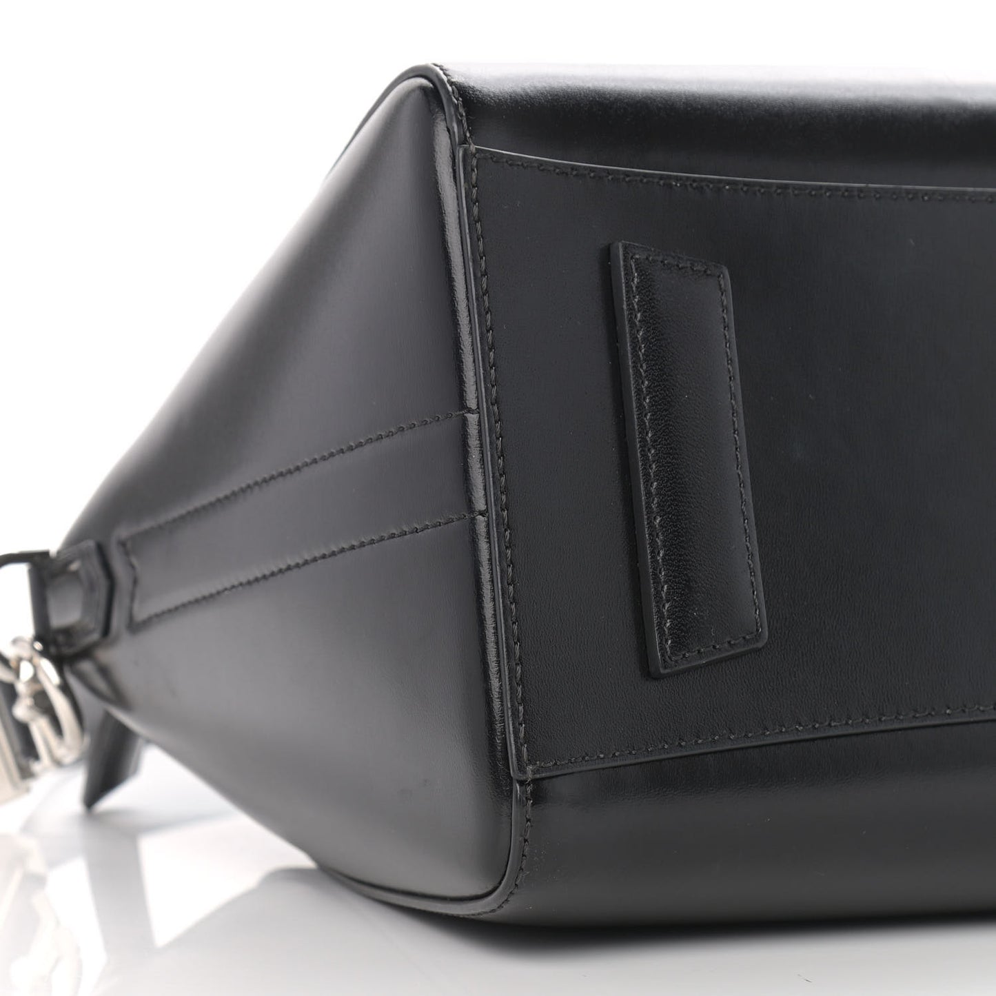 Shiny Lord Calfskin Small Antigona Black