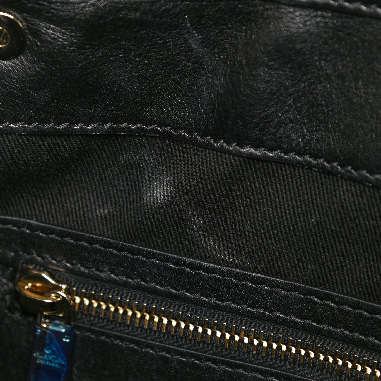 Vitello Lovestud Shoulder Bag Black