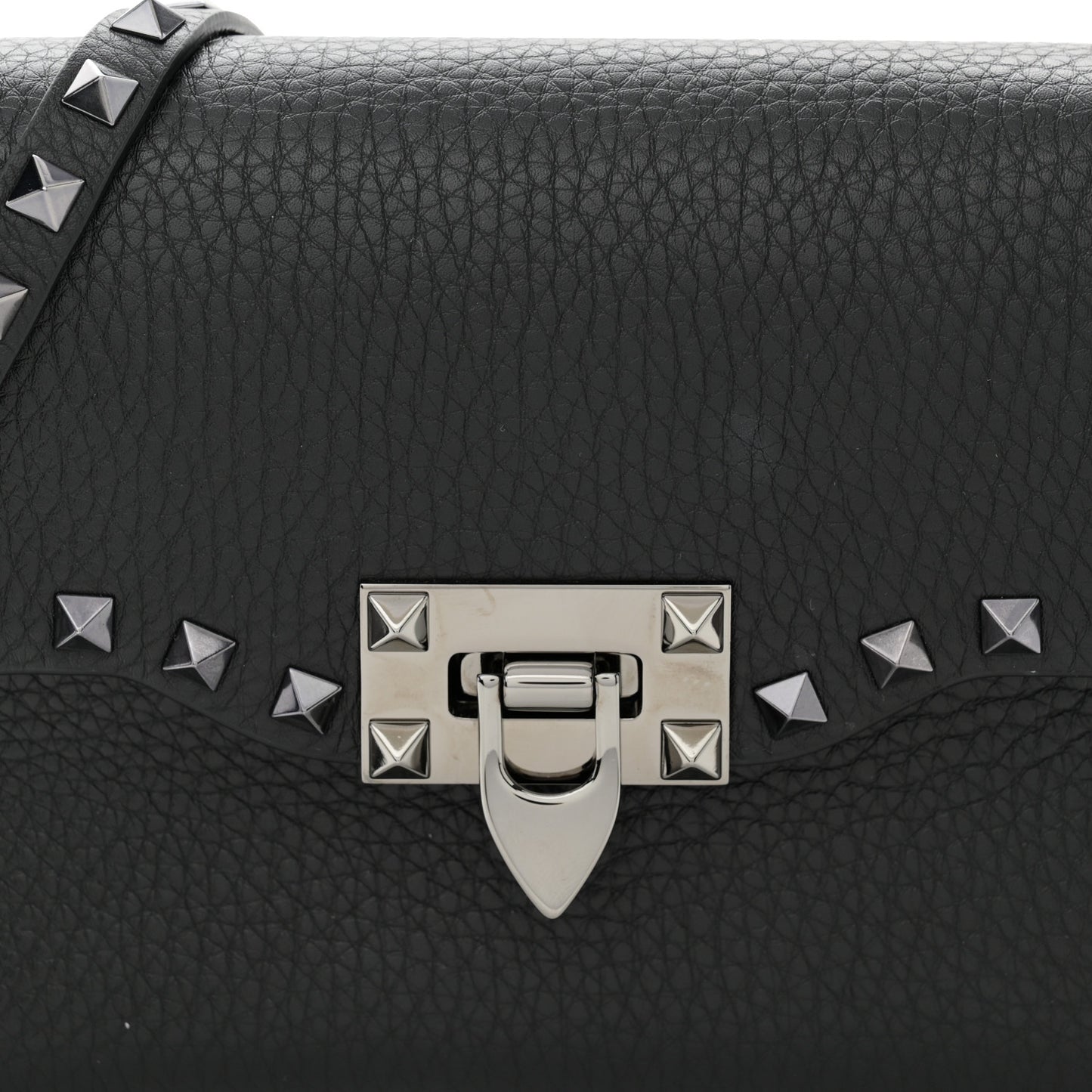 Pebbled Calfskin Monochrome Medium Rockstud Flip Lock Crossbody Bag Black