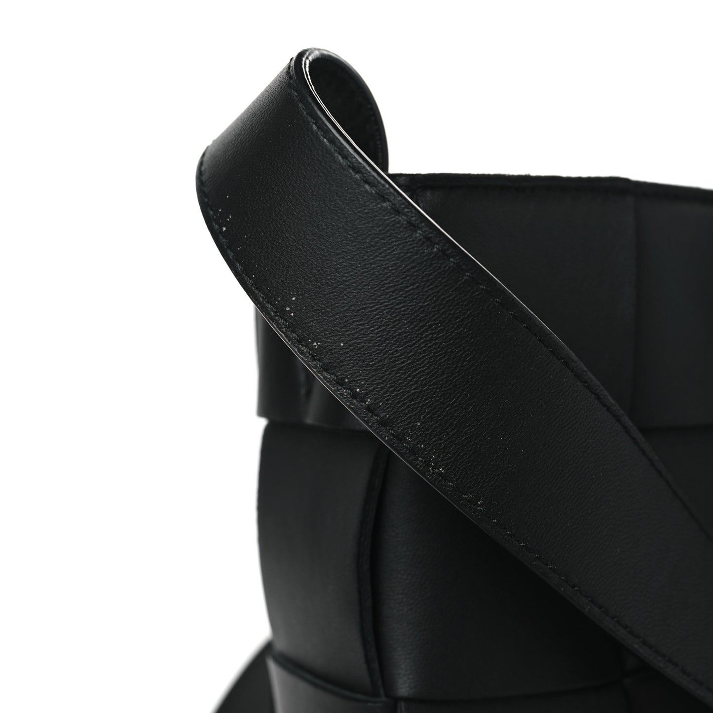 Lambskin Maxi Intrecciato Cassette Messenger Black
