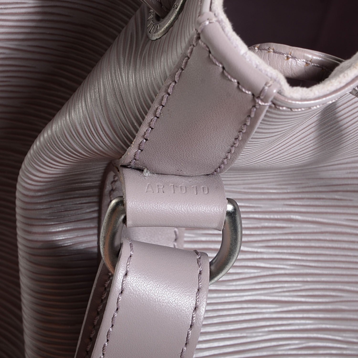 Louis Vuitton Epi Noe Lilac 6 of 7