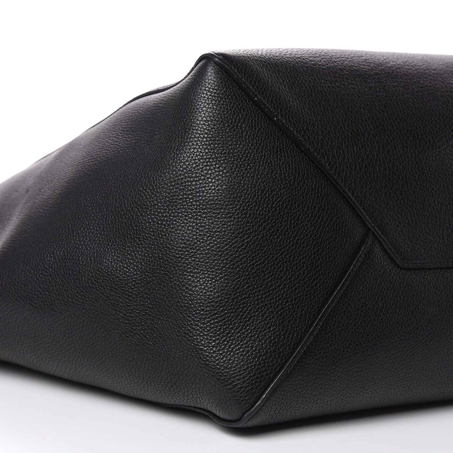 Soft Grained Calfskin Medium Belt Cabas Phantom Black