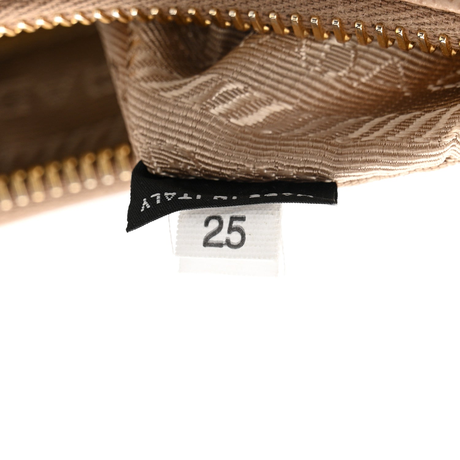 Prada Saffiano Re-Edition 2005 Shoulder Bag Cammeo 8 of 11