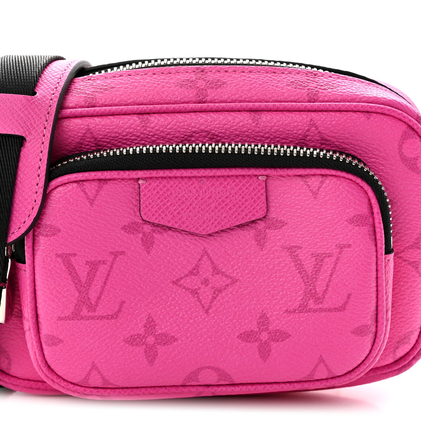 Taigarama Outdoor Pouch Fuchsia