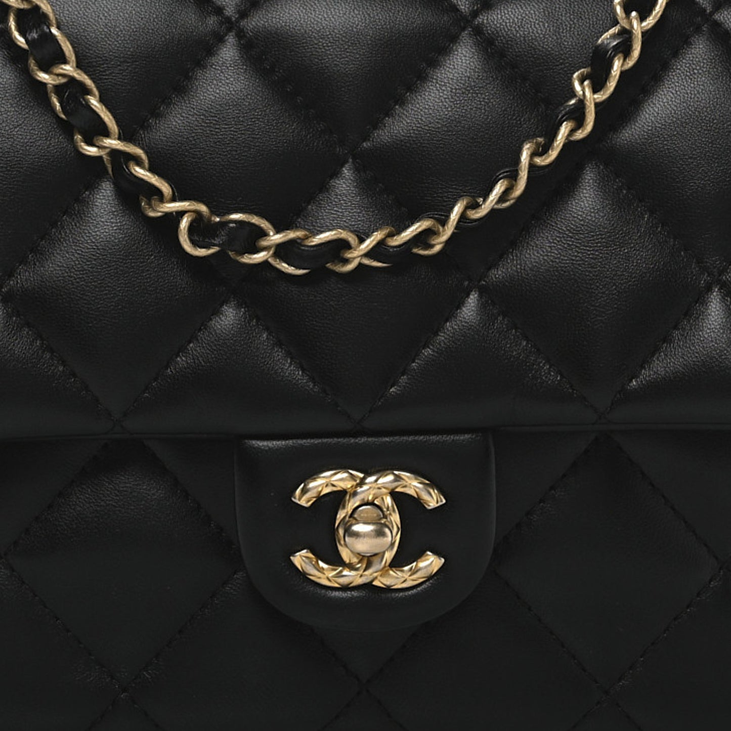 Lambskin Quilted CC Medium Dynasty Flap Black