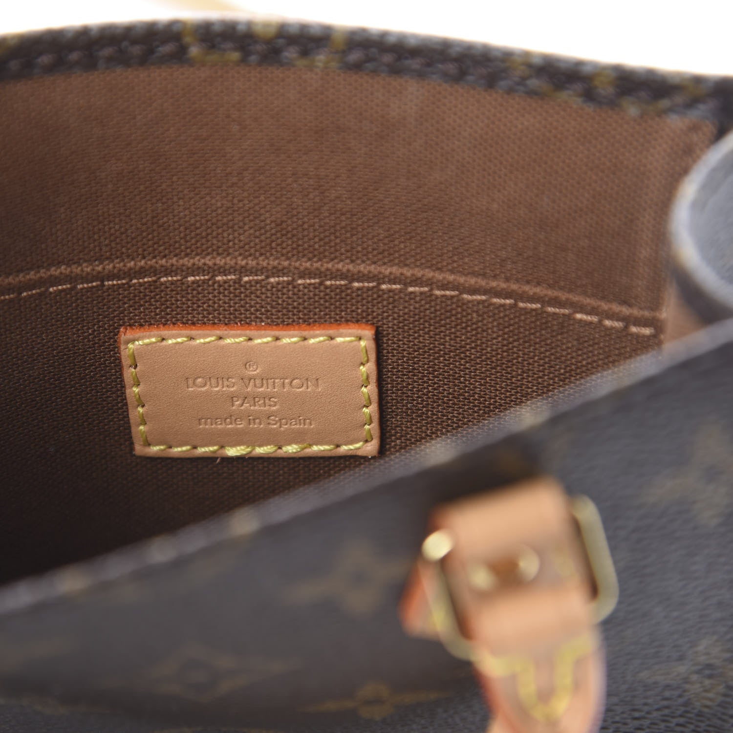 Louis Vuitton Monogram Petit Sac Plat 7 of 8