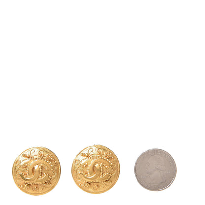 Chanel Round CC Clip On Earrings Gold 2 of 4