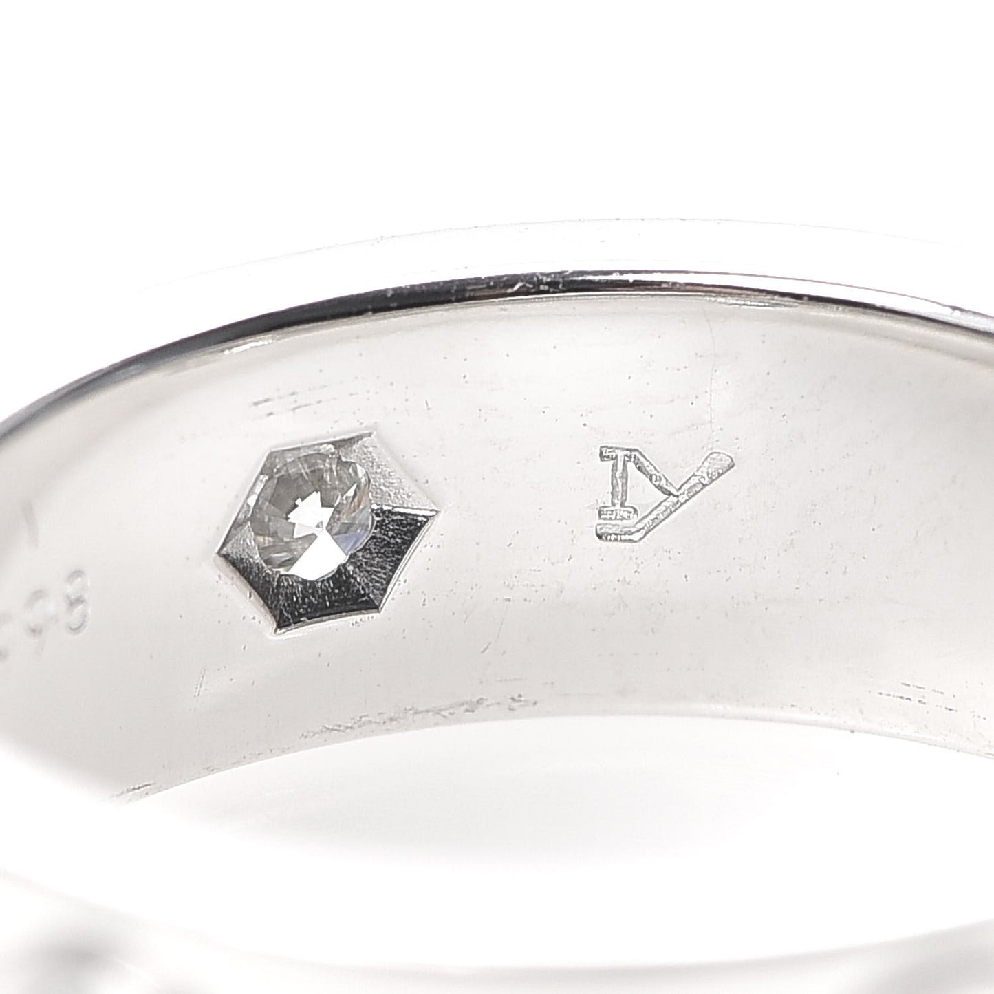 18K White Gold 3 Diamond 5.5mm LOVE Ring 46 3.75
