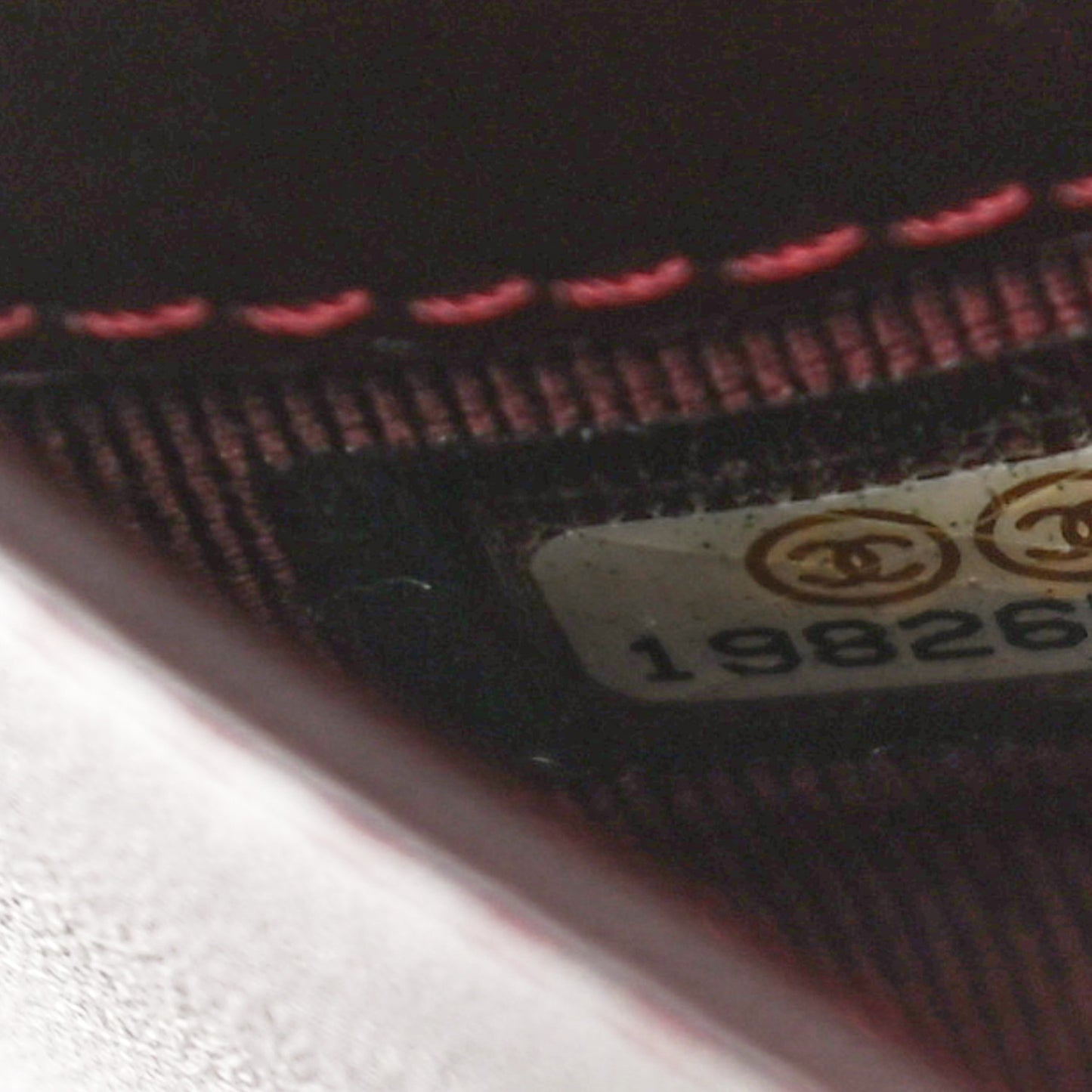 Caviar Quilted Yen Wallet Black