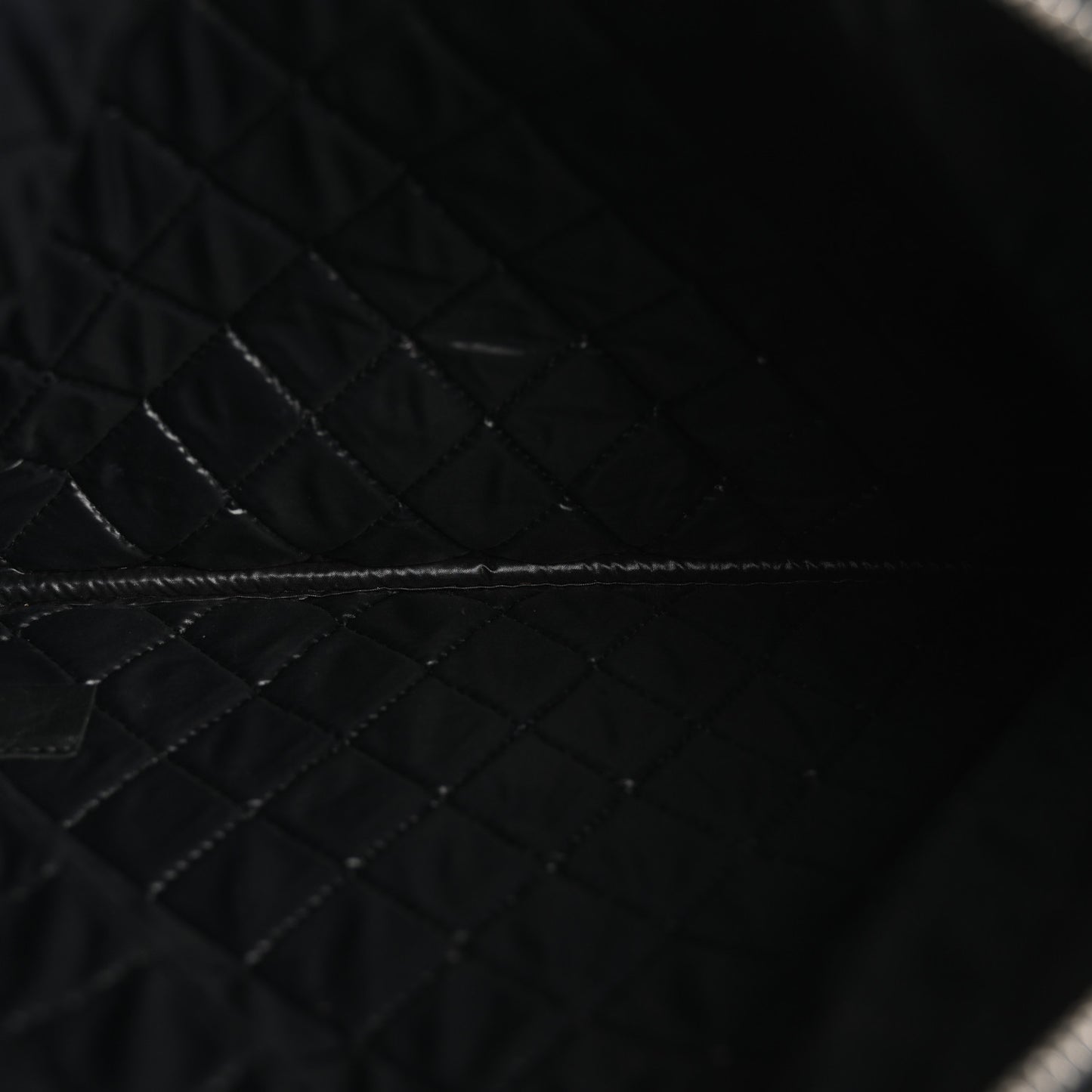 Patent Calfskin Quilted Medium Cosmetic Case Black