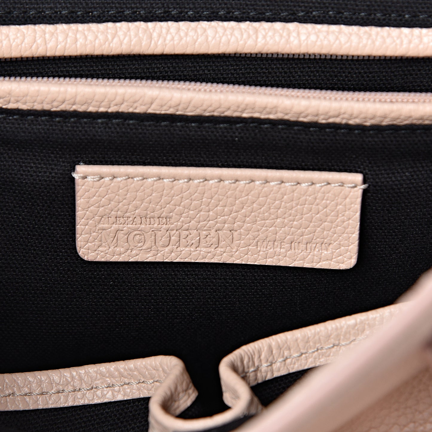 Pebbled Calfskin Small Skull Padlock Zip Around Tote Teint