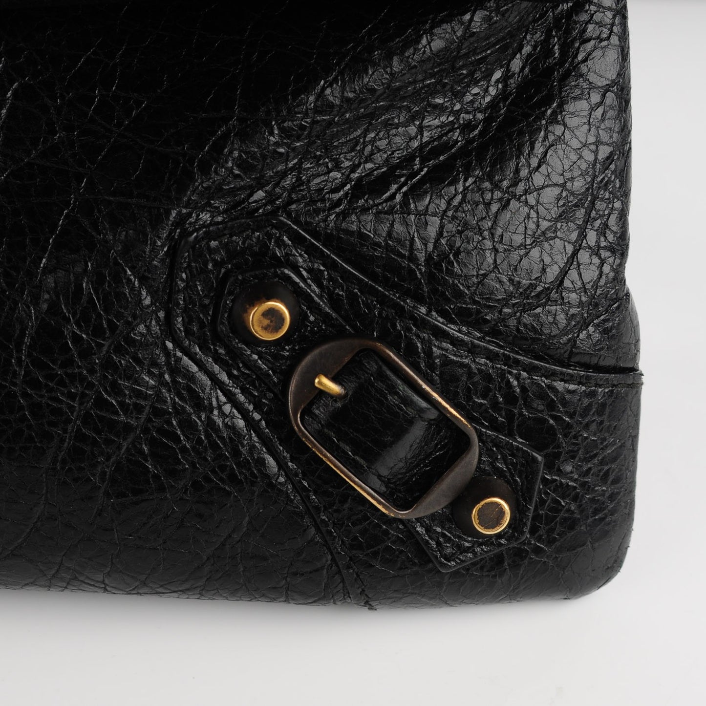 Agneau Classic Hardware Envelope Strap Clutch Black