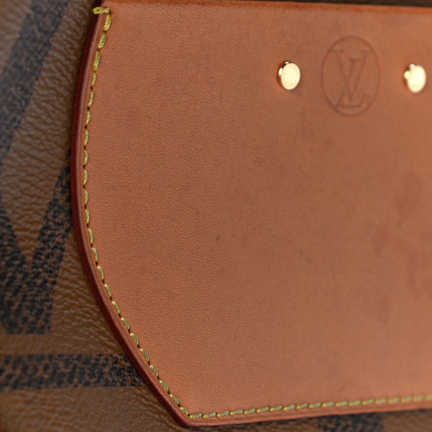 Reverse Monogram Giant Boite Chapeau Souple