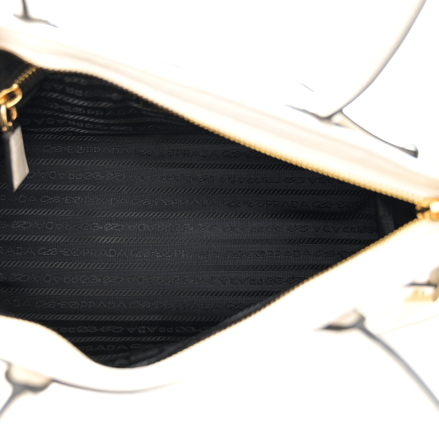 Shiny Nappa Medium Bonnie Shoulder Bag White