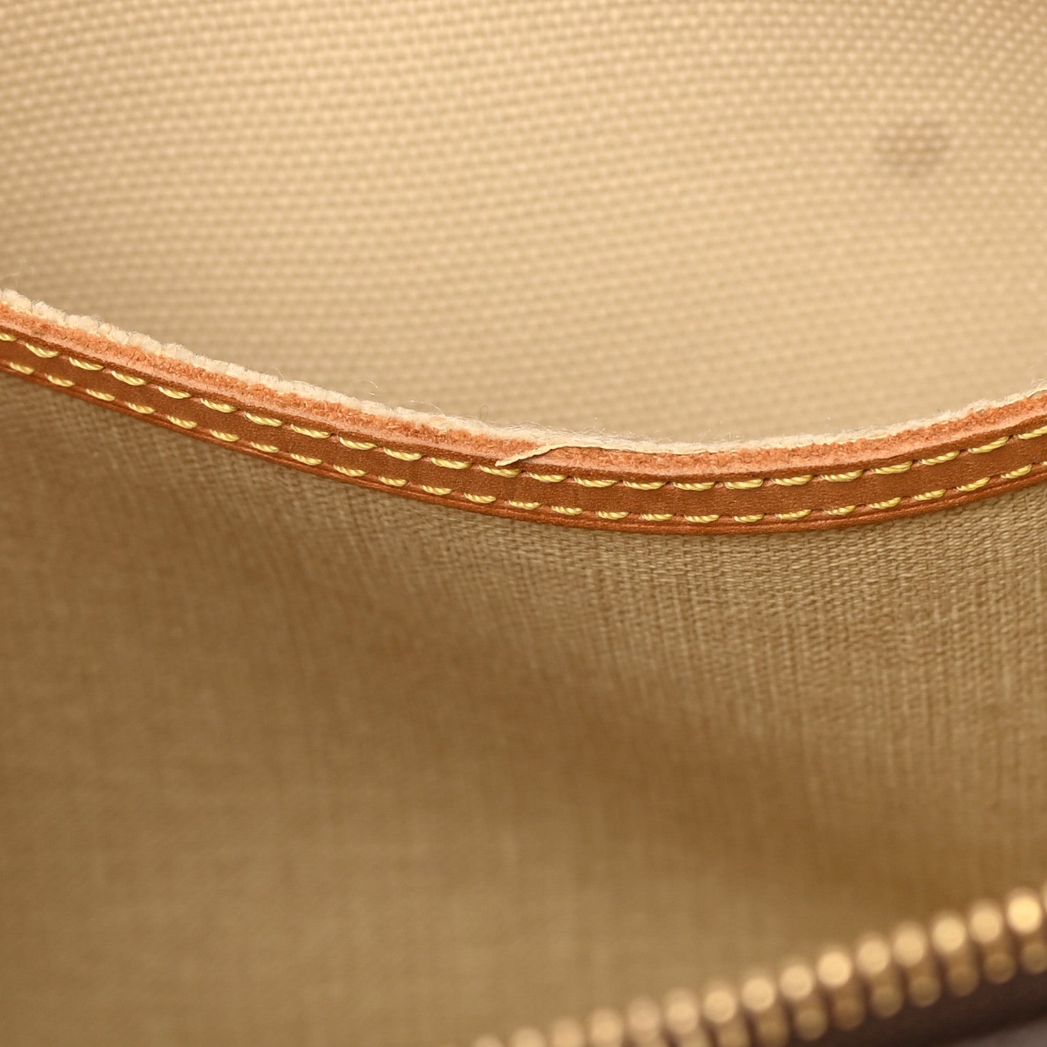 Louis Vuitton Monogram Reporter PM 14 of 19