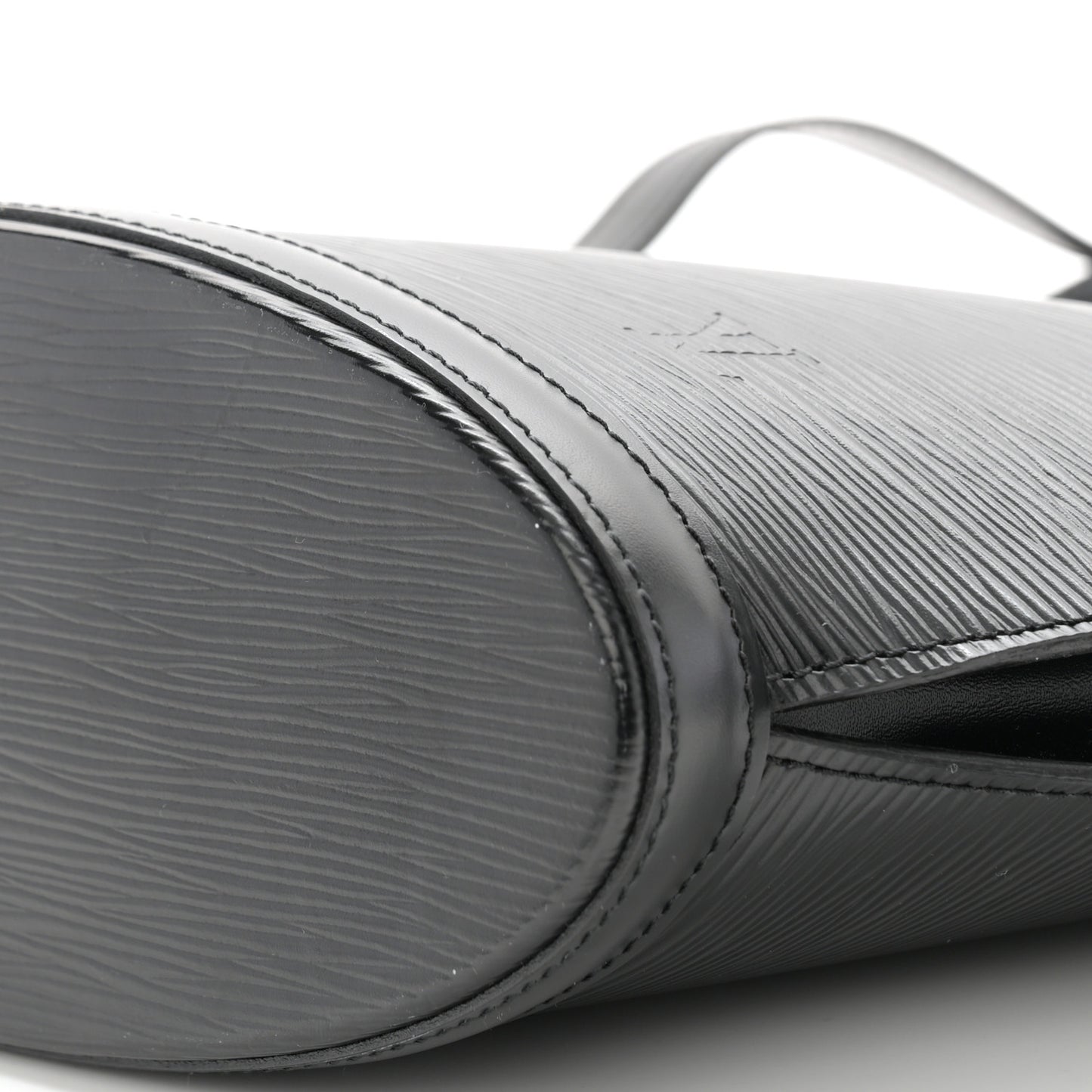 Epi Saint Jacques PM Long Straps Black