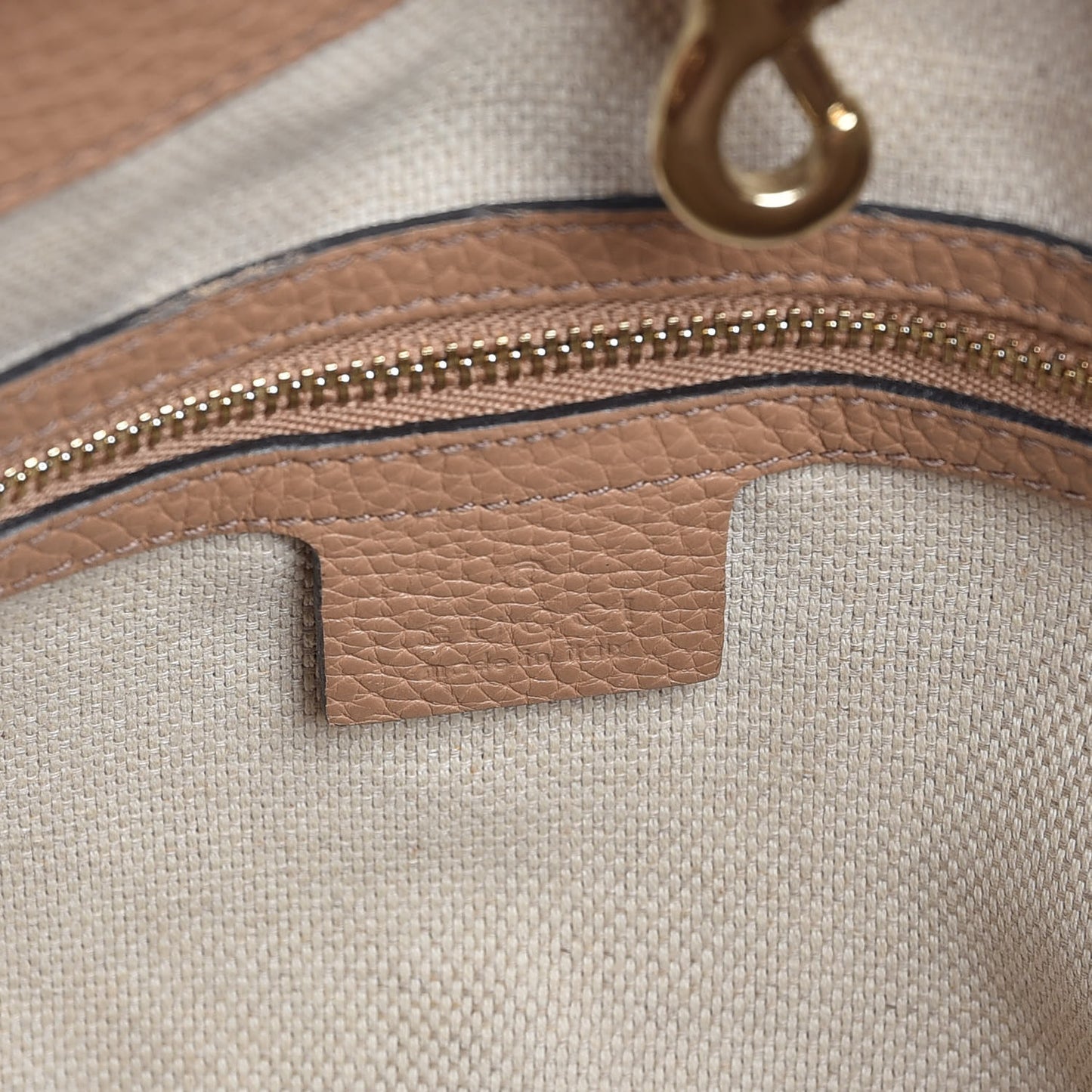 Pebbled Calfskin Medium Soho Chain Shoulder Bag Rose Beige