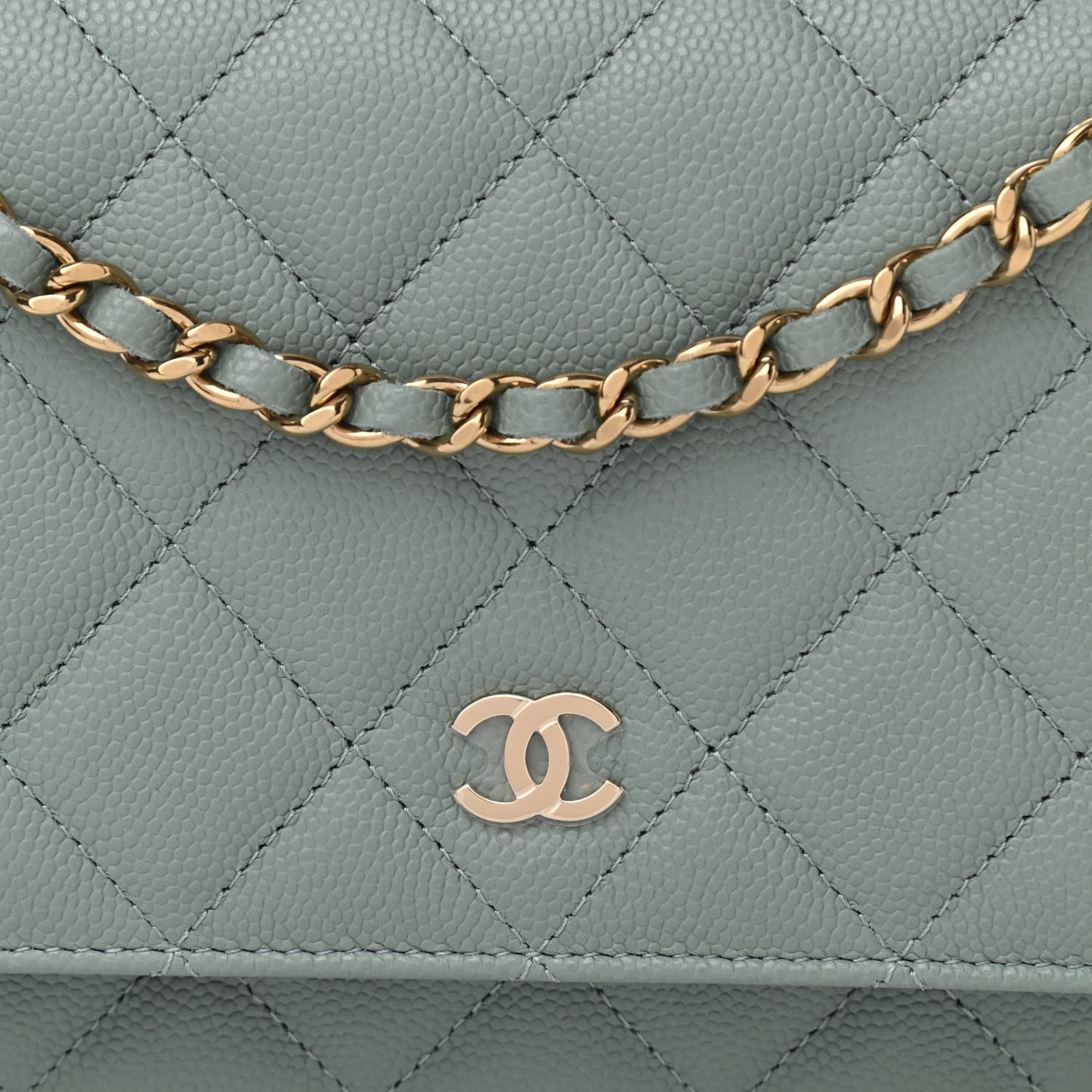 Caviar Quilted Wallet On Chain WOC Light Grey