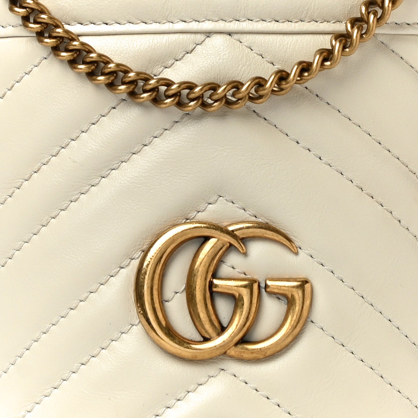 Calfskin Matelasse Mini GG Marmont 2.0 Bucket Bag White