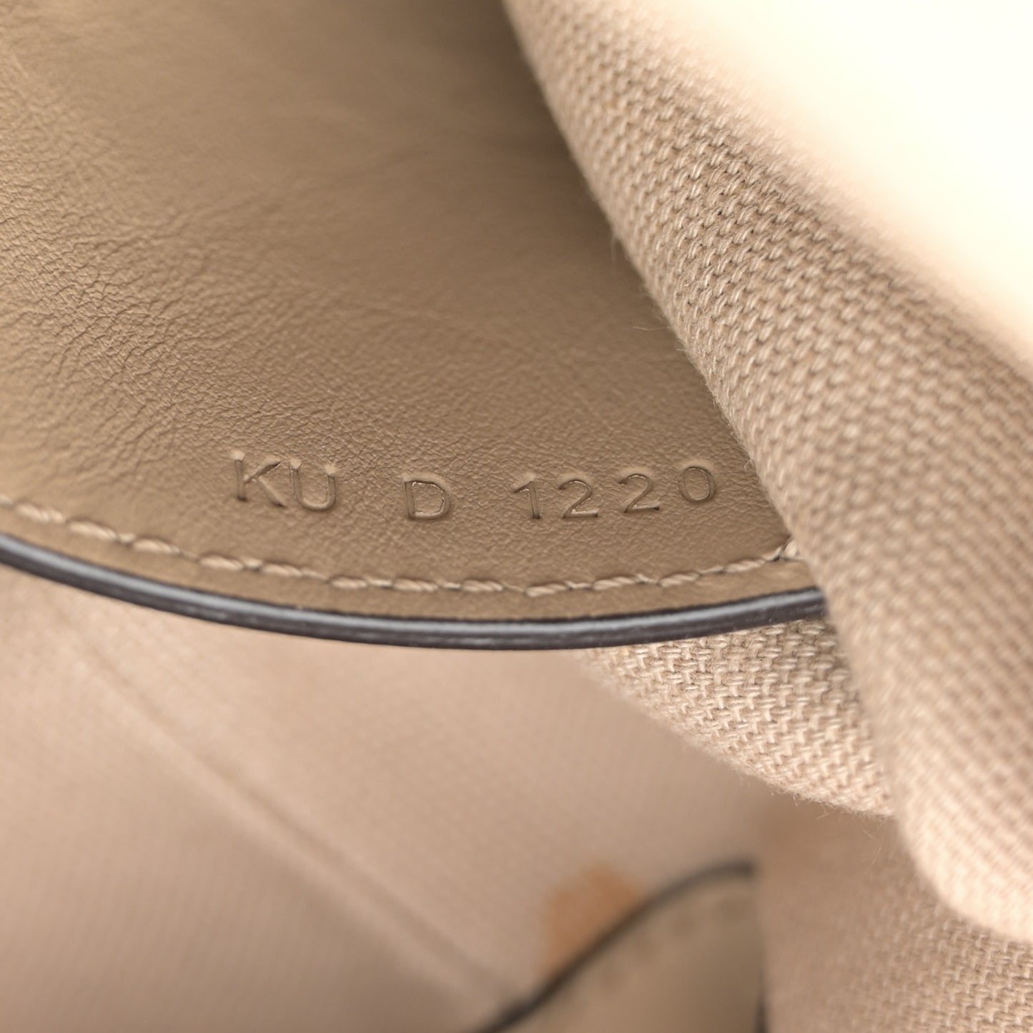 Smooth Calfskin Small Soft Antigona Beige Cappuccino