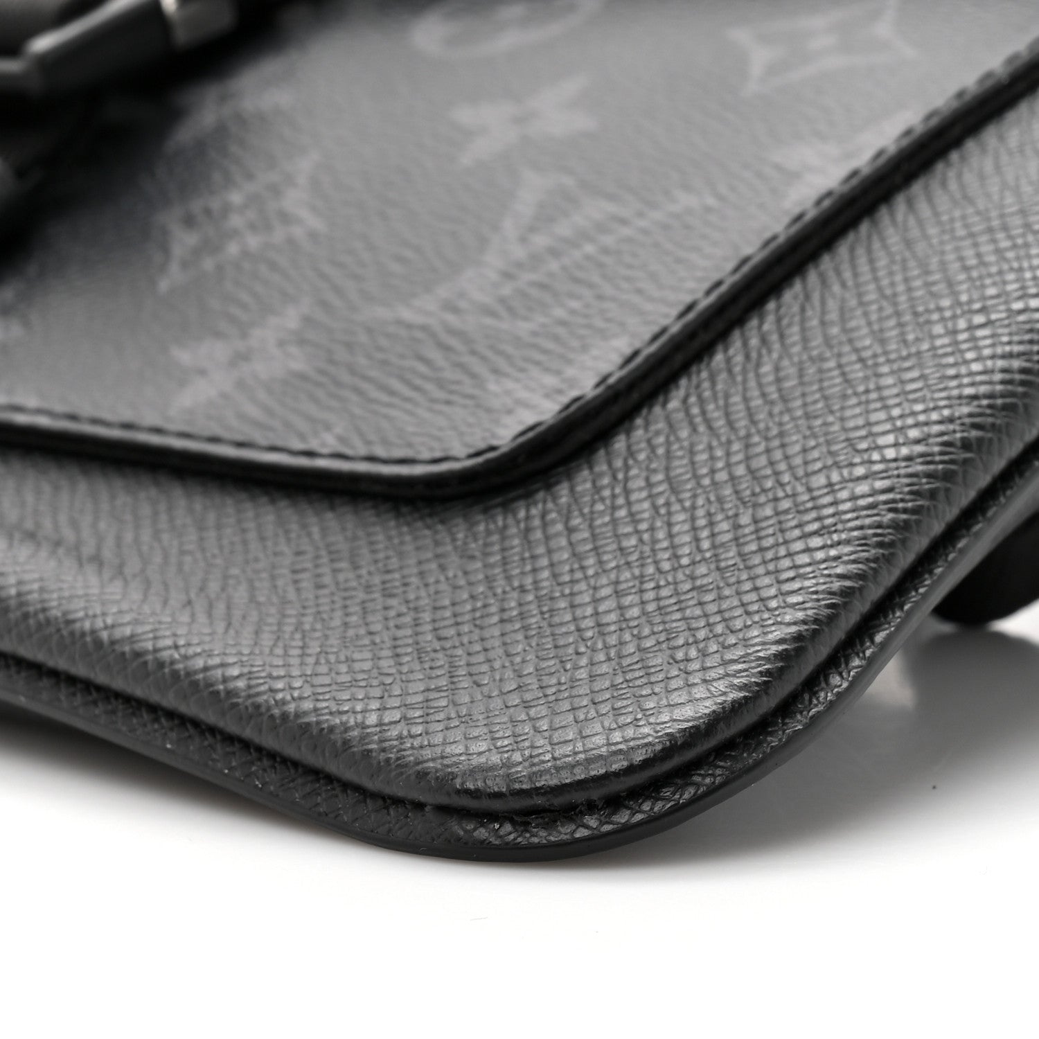 Louis Vuitton Taigarama Outdoor Flap Messenger Black 8 of 9