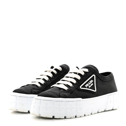 Prada Re-Nylon Gabardine Triangle Logo Double Wheel 50mm Sneakers 38.5 Black 3 of 7