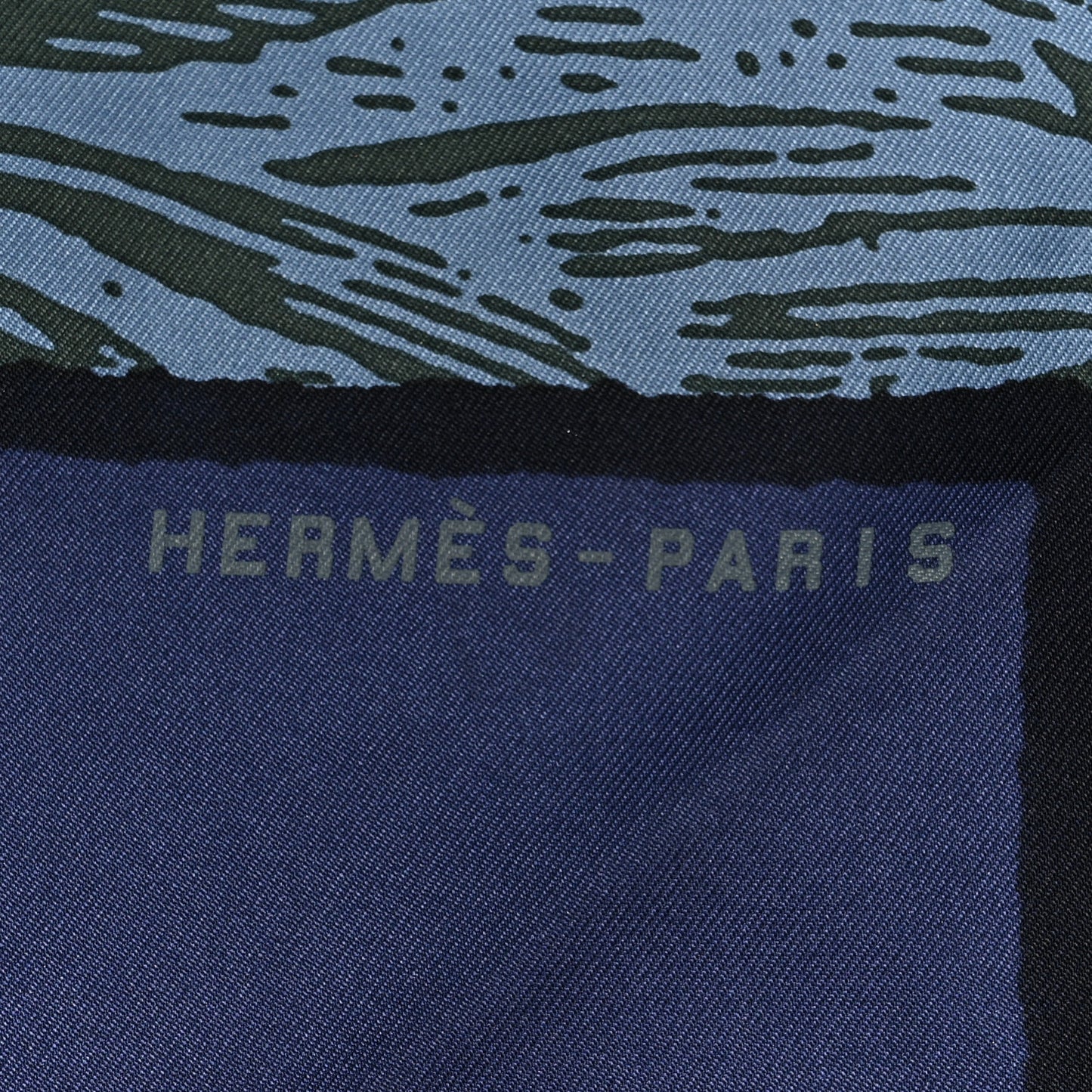 Silk Cavalier En Formes Scarf 90 Bleu Nuit Jaune De Naples