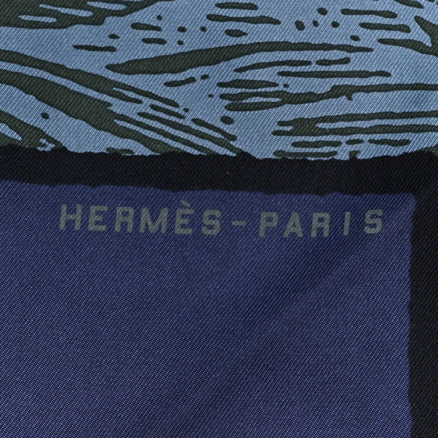 Hermes Silk Cavalier En Formes Scarf 90 Bleu Nuit Jaune De Naples 3 of 5