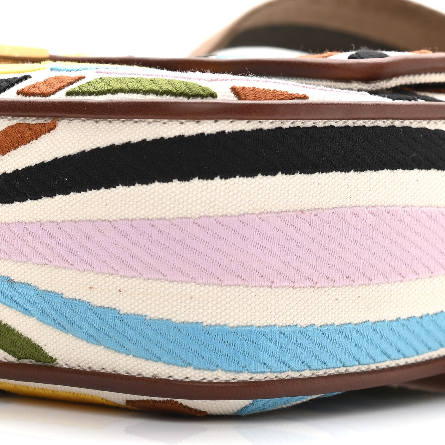 Fendi X SARA COLEMAN Canvas Vitello King Seta FF Fish Eye Embroidered Baguette Grezzo Multicolor Ghianda 12 of 13