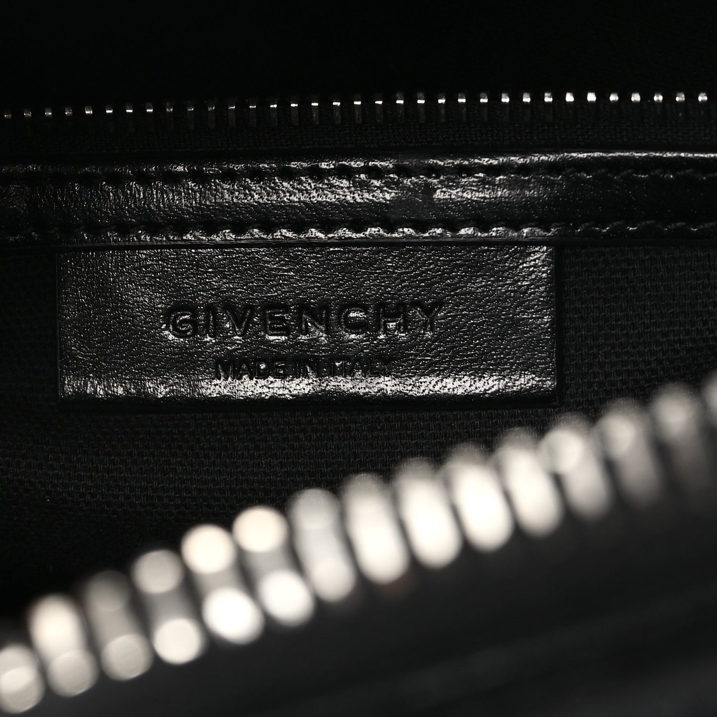 Shiny Lord Calfskin Small Antigona Black