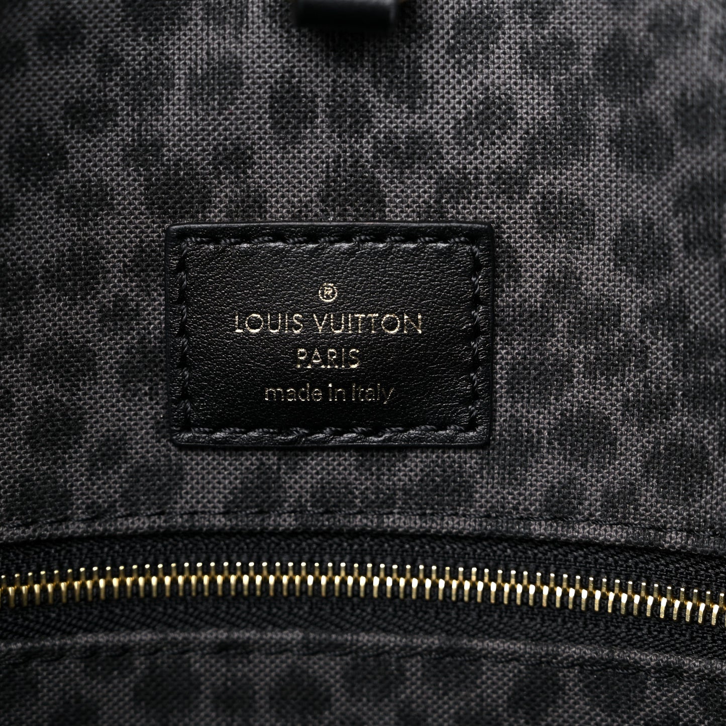 Monogram Giant Wild At Heart Onthego GM Black