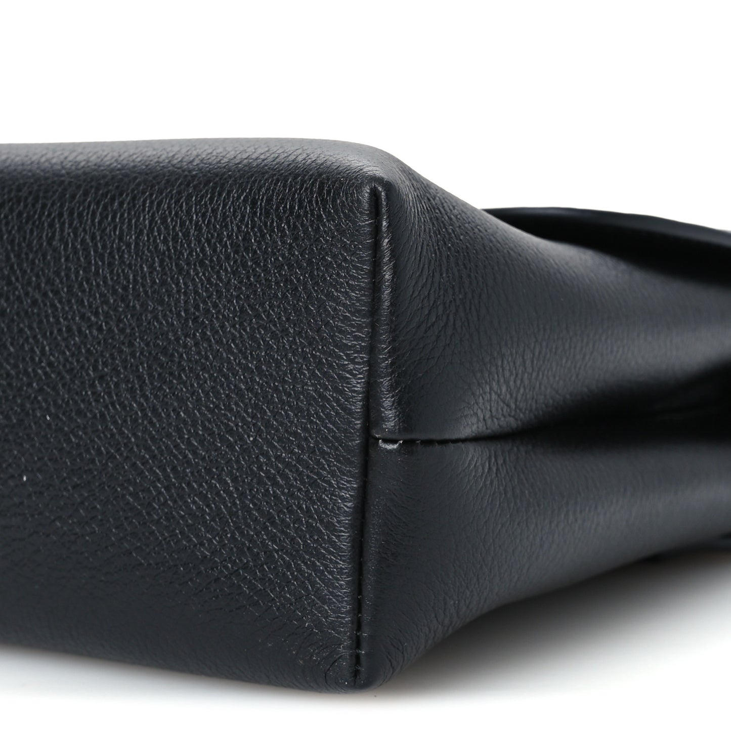 Supple Calfskin Teen Victoire Black