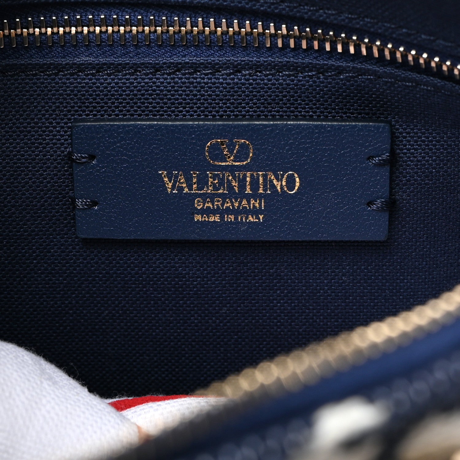 Valentino Garavani Toile Iconographe Cotton Medium Vlogo Wristlet Cosmetic Case White Worker 6 of 7