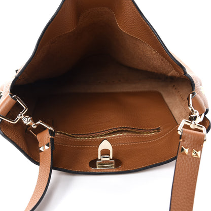 Valentino Garavani Pebbled Calfskin Large Rockstud Flip-Lock Messenger Bag Light Cuir 5 of 9