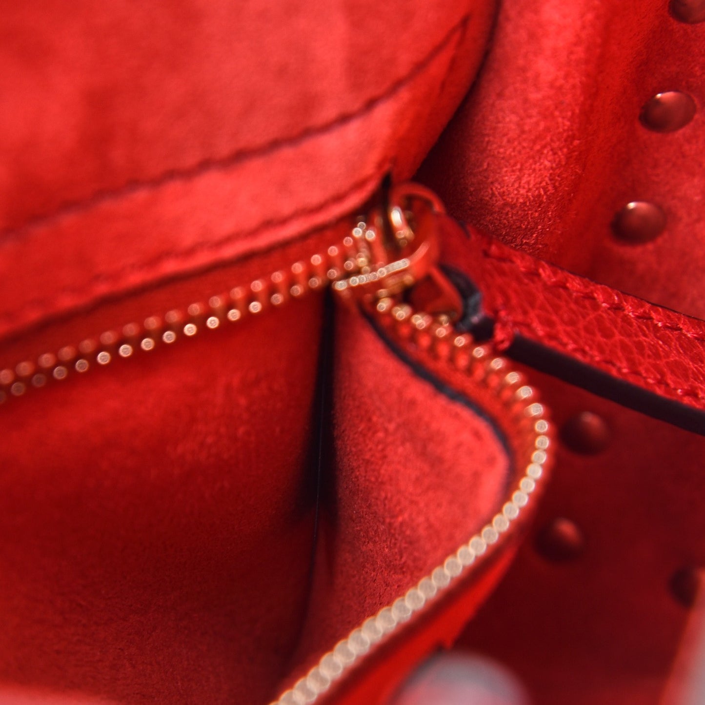 Pebbled Calfskin Rockstud Shoulder Flap Messenger Bag Rosso Valentino