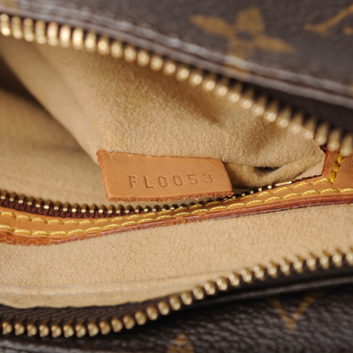 Monogram Looping MM