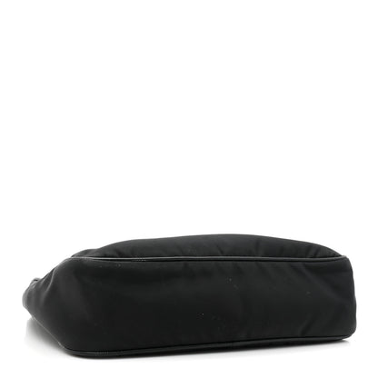 Prada Nylon Re-Edition 2005 Shoulder Bag Black 4 of 15