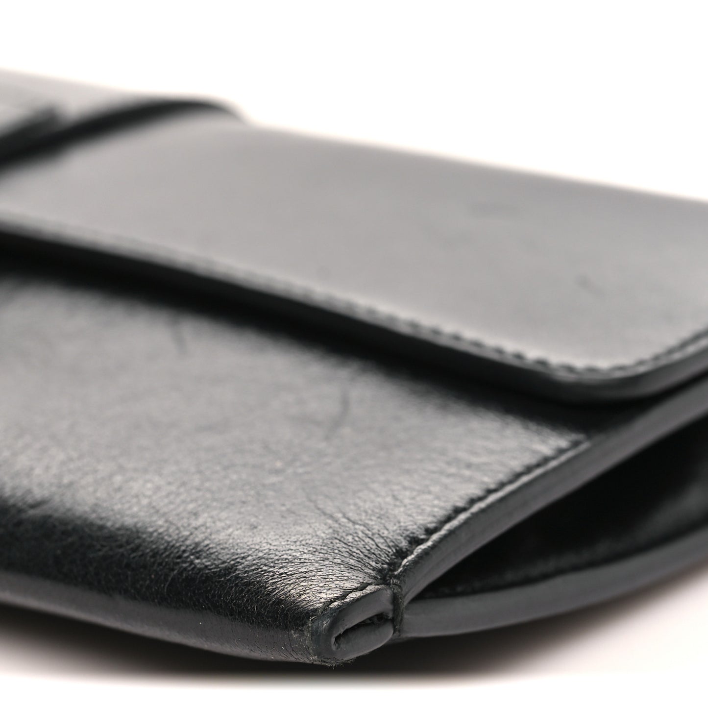 Calfskin 30 Montaigne Chain Pouch Black