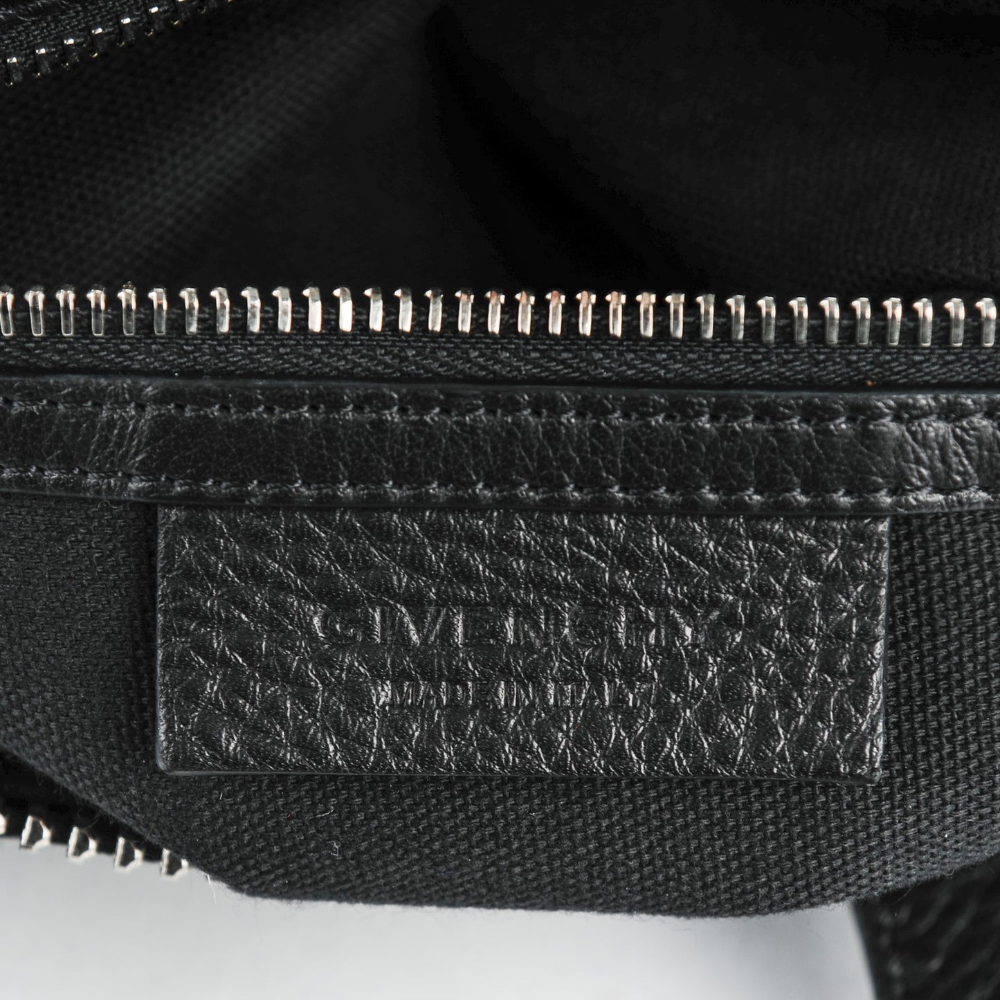 Pebbled Calfskin Small Nightingale Black