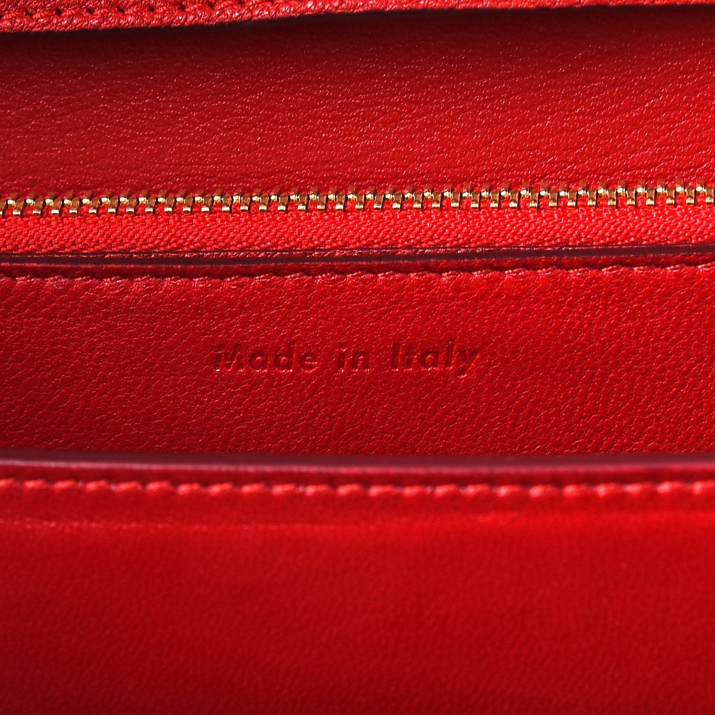 Goatskin Medium Classic Box Flap Bag Carmin