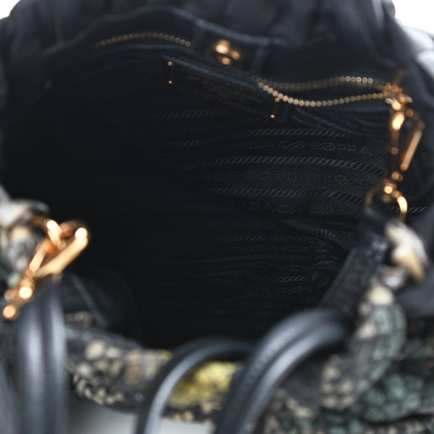 Nylon Python Print Large Bow Bag Verde